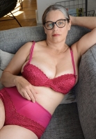 trying2behot in Birkenhead Merseyside